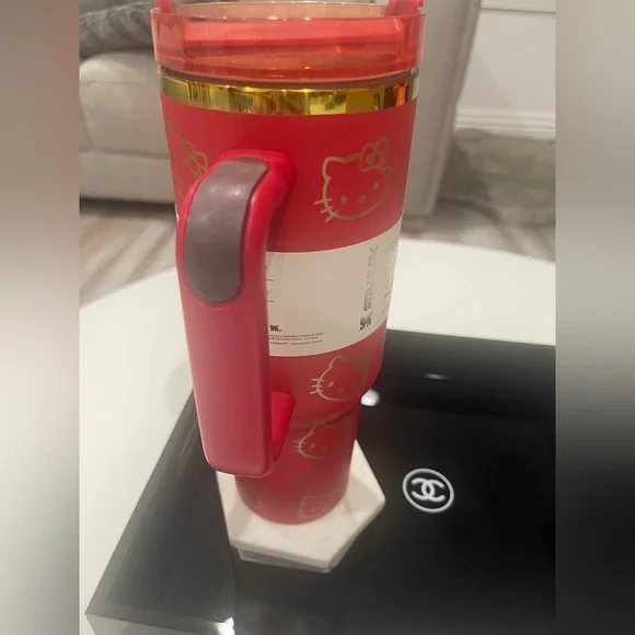 Stanley Red Hello Kitty Tumbler - Picture 8 of 14